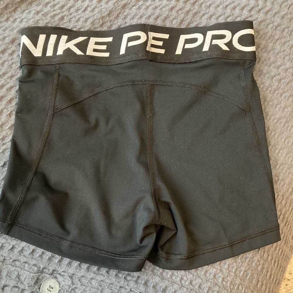 NikePro Shorts - Picture 2 of 2